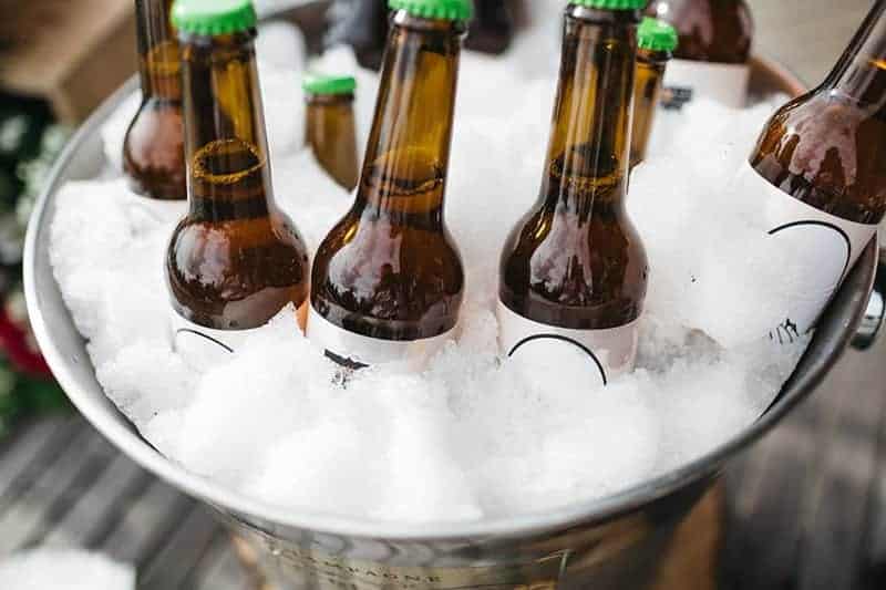 How to chill beer bottles or cans quickly qith snow